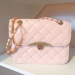 Light pink quilted bag